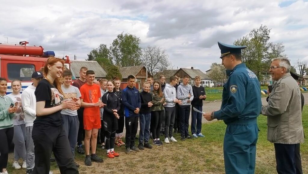Слет юных спасателей-пожарных в Барановичах